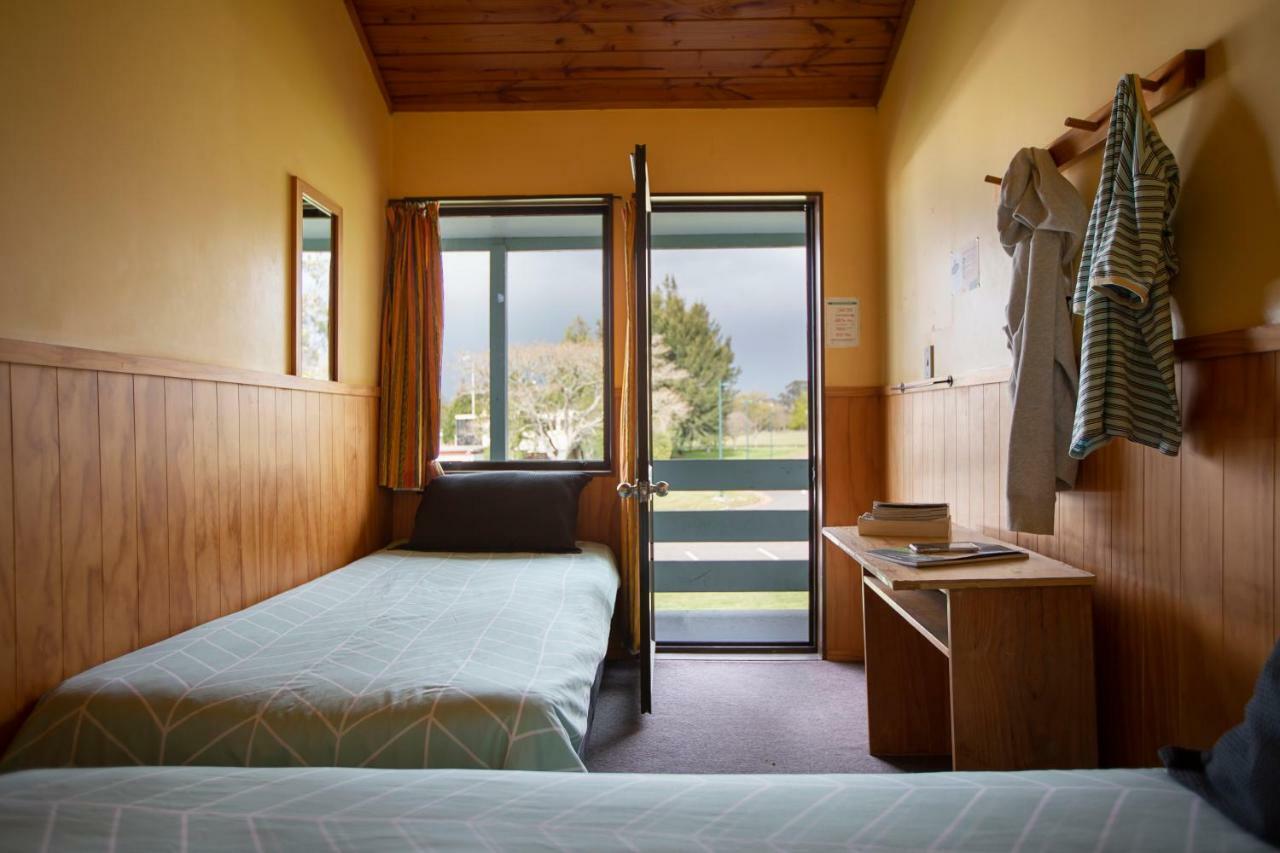 The Backyard Inn Accommodation Rotorua Extérieur photo